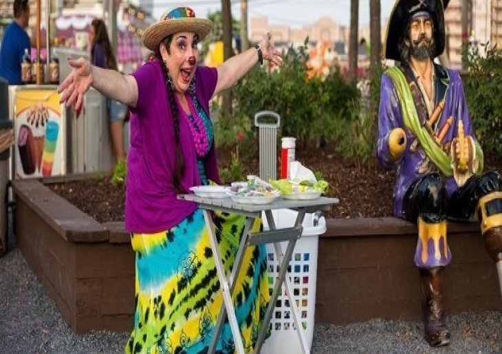 Lollipop the Clown at Jolly Roger Amusement Park