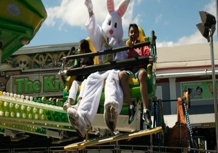 Easter Bunny at Jolly Roger Pier Rides