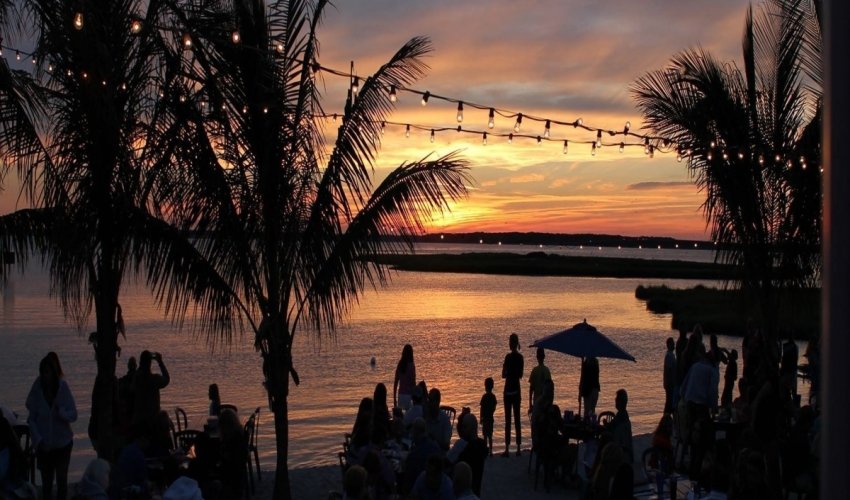 Macky's Bayside Bar & Grill