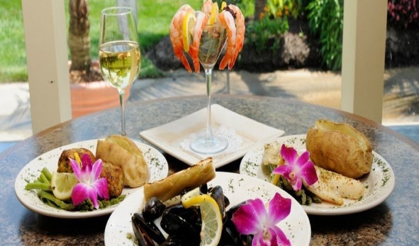 Reef 118 Oceanfront Restaurant