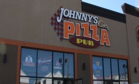 Johnny's Pizza & Pub