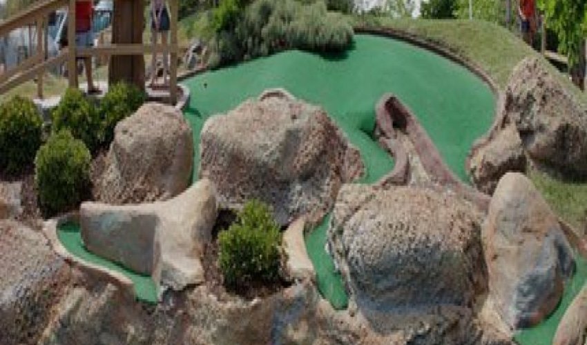 Mini Golf at Jolly Roger®