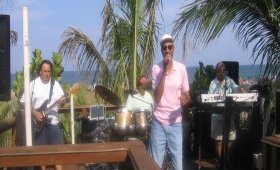 Lenny's Beach Bar & Grill