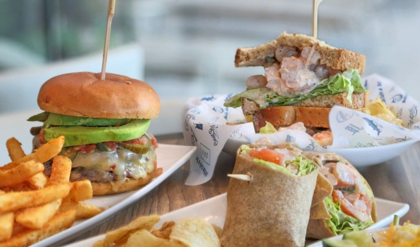 Coral Reef Restaurant & Bar