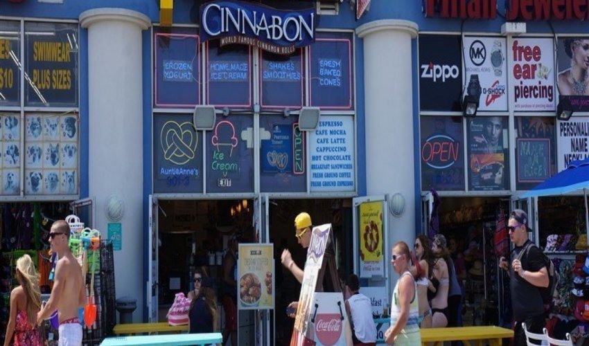 Icy Stone Creamery & Cinnabon