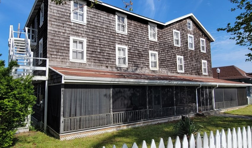 Henry's Hotel